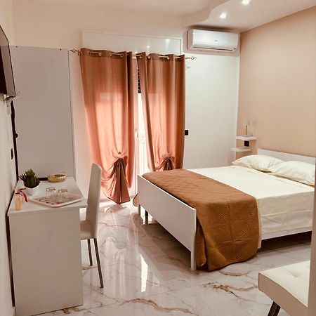B&B A Un Passo Dal Mare Crotone Zewnętrze zdjęcie
