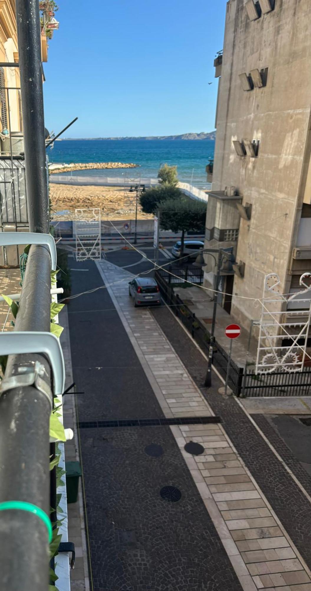 B&B A Un Passo Dal Mare Crotone Zewnętrze zdjęcie