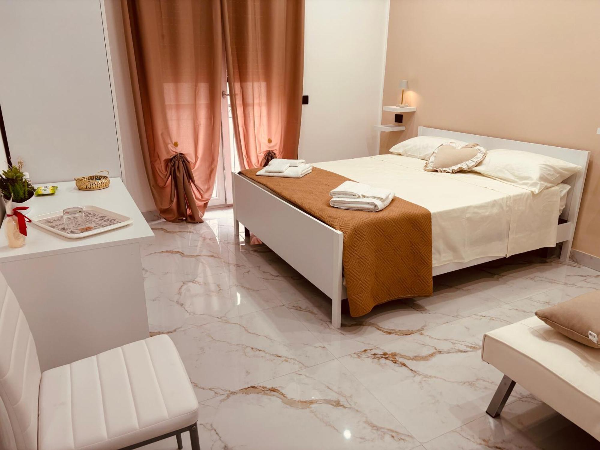 B&B A Un Passo Dal Mare Crotone Zewnętrze zdjęcie